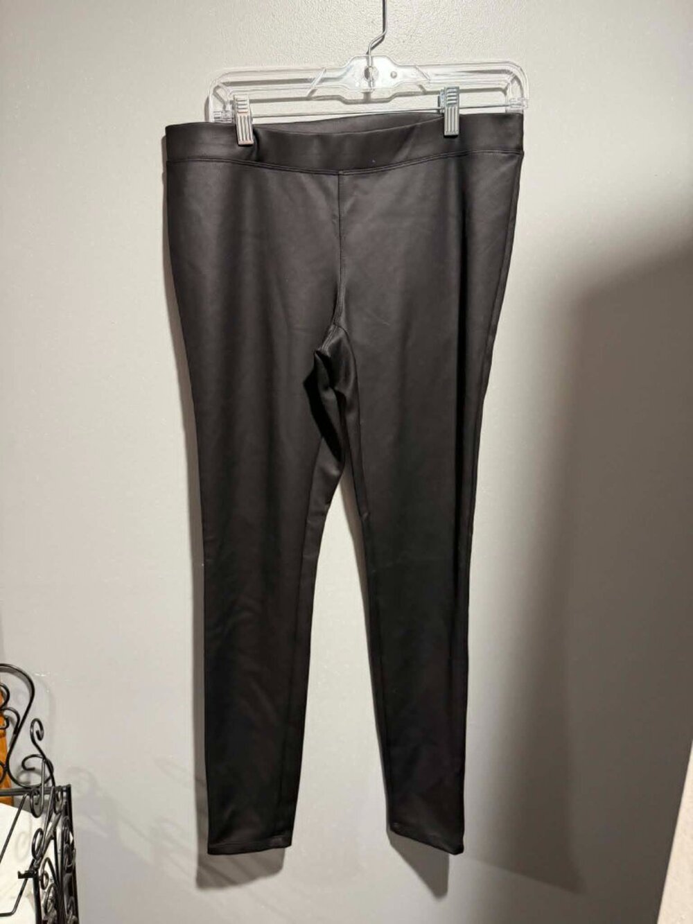 Express Leggings Medium